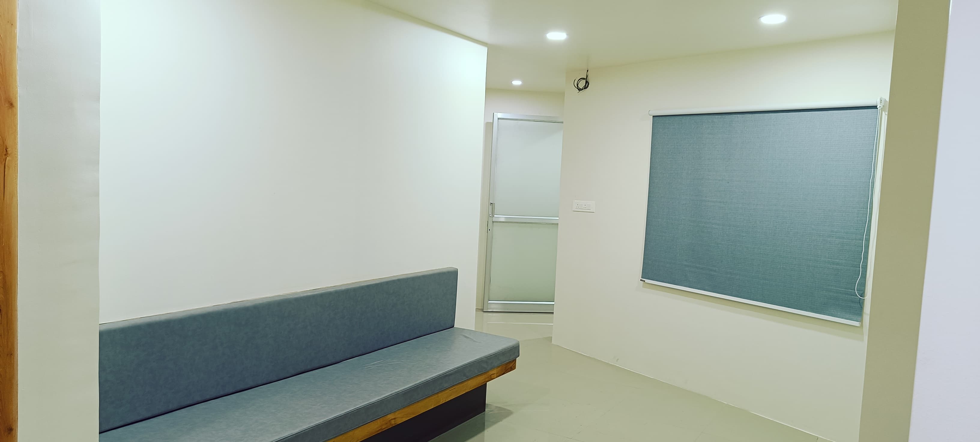 Clinic — Ambiance